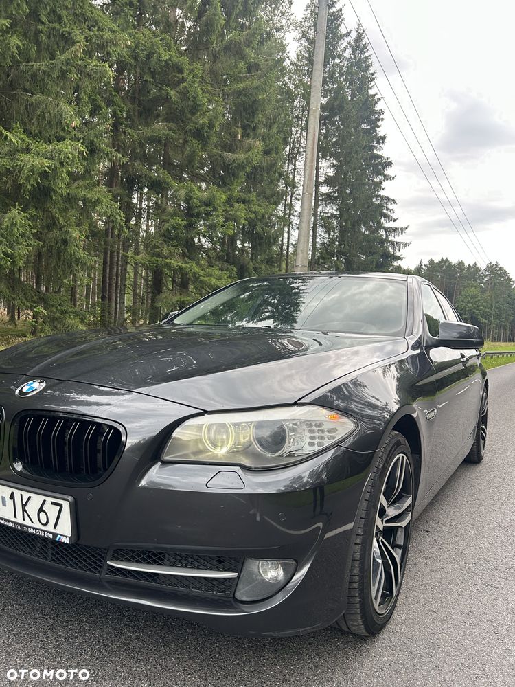 BMW Seria 5 525d xDrive - 16