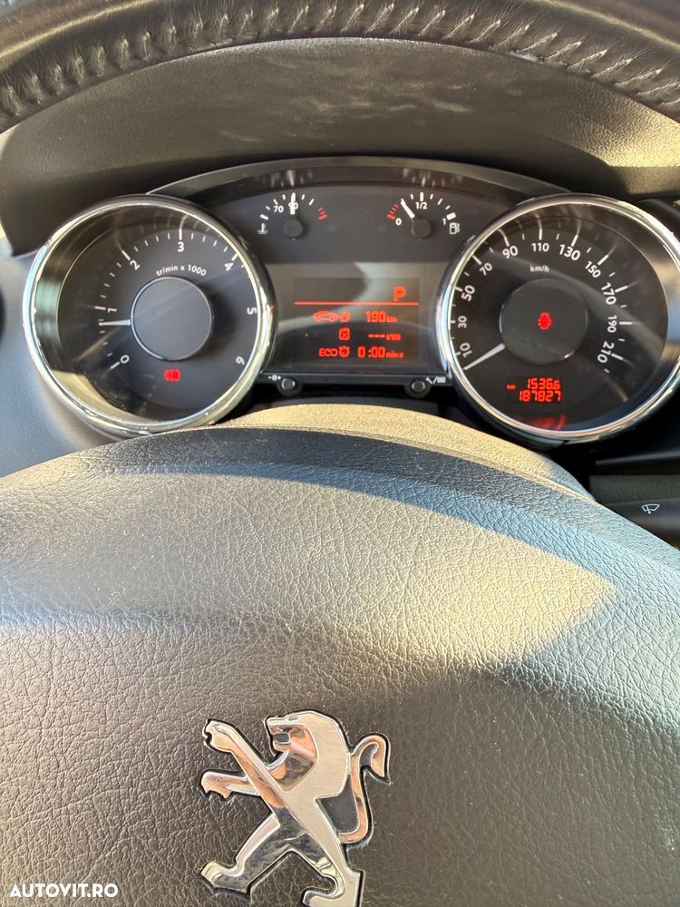 Peugeot 3008 BlueHDi 120 EAT6 Stop & Start Active - 5