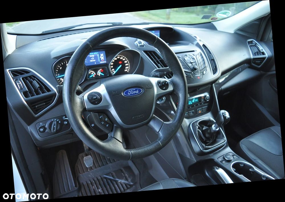 Ford Kuga 2.0 TDCi 2x4 Business Edition - 20