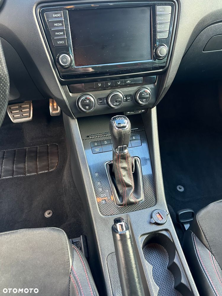 Skoda Octavia 2.0 TDI RS DSG - 22
