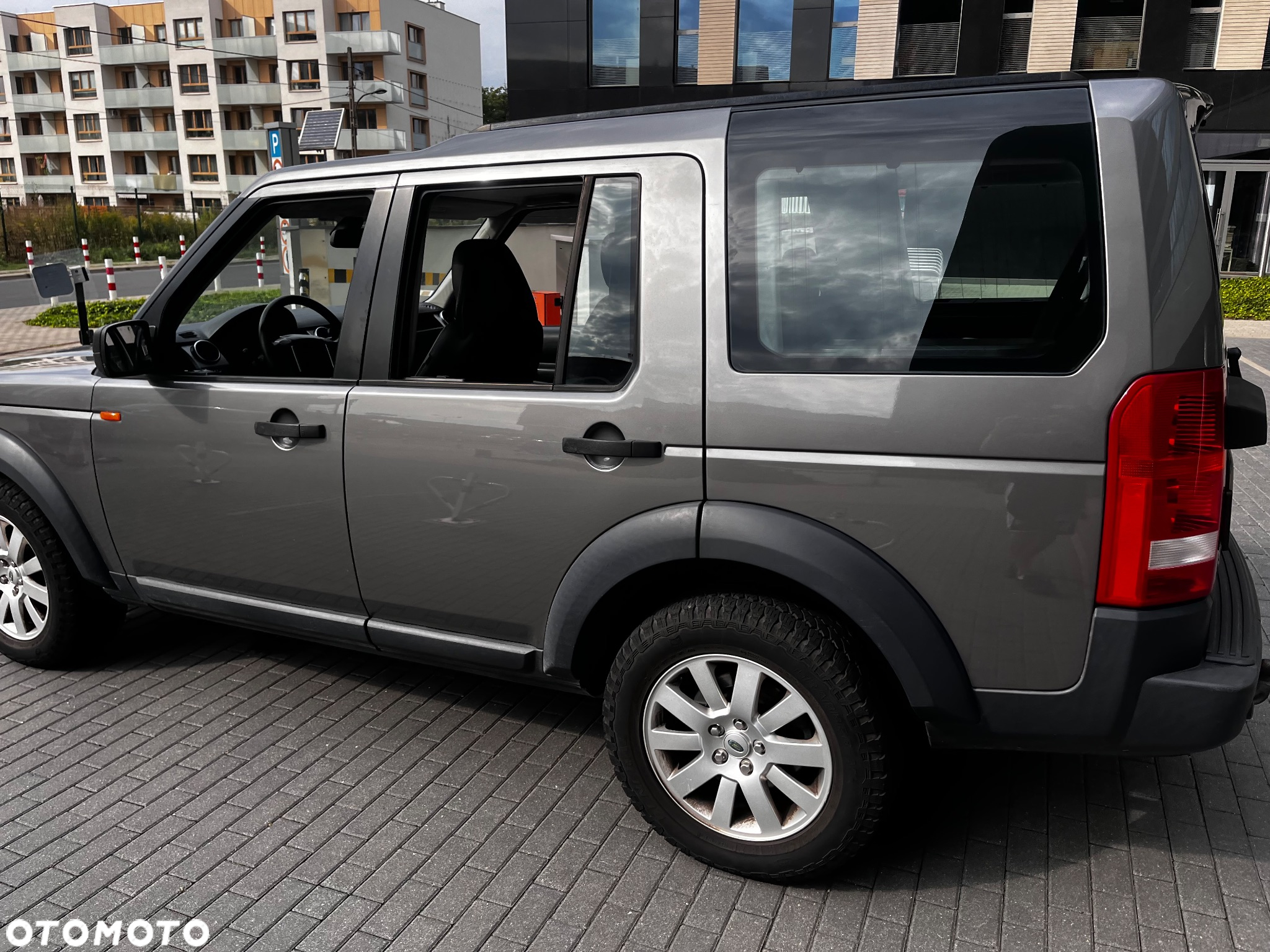Land Rover Discovery IV 2.7D V6 SE - 8