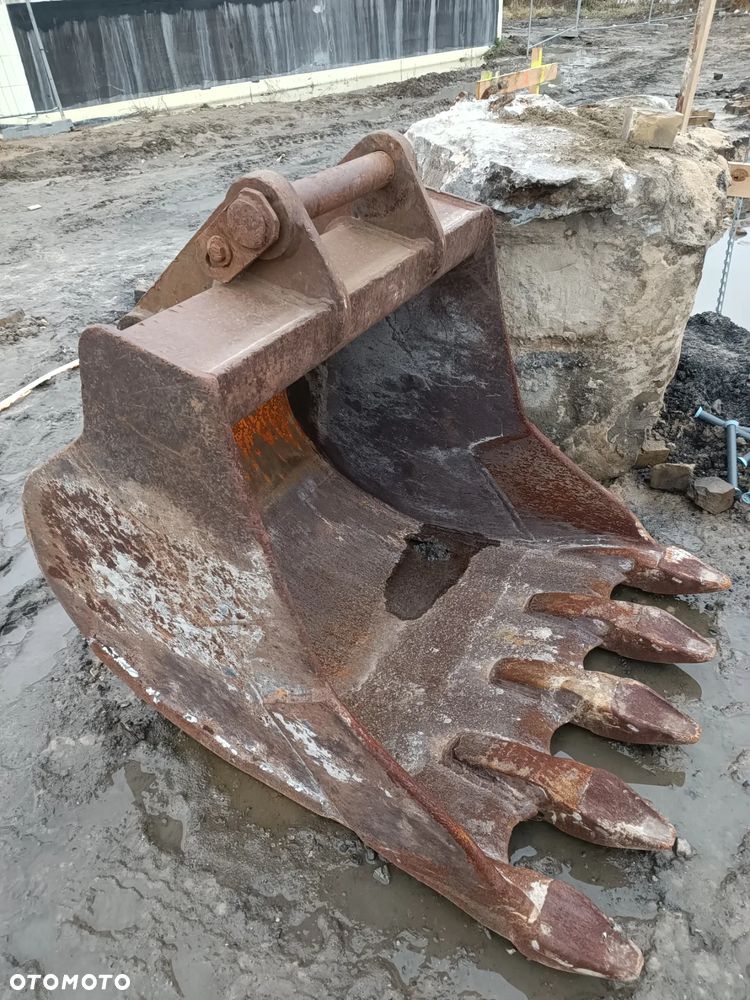 Liebherr A 900 C - 11