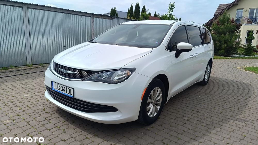 Chrysler Pacifica - 1