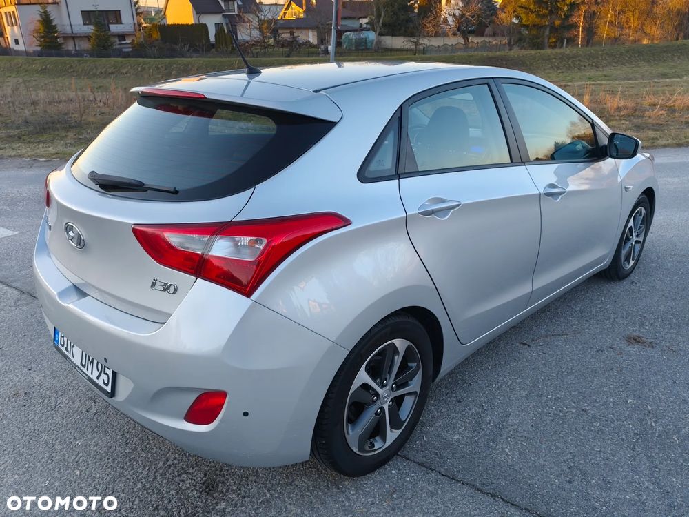 Hyundai i30 blue 1.4 YES Silver - 27