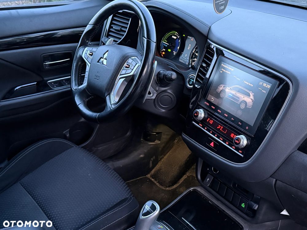 Mitsubishi Outlander Intense + - 11