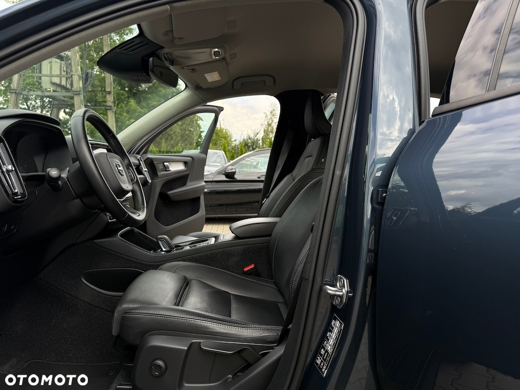 Volvo XC 40 T3 Momentum Pro - 19