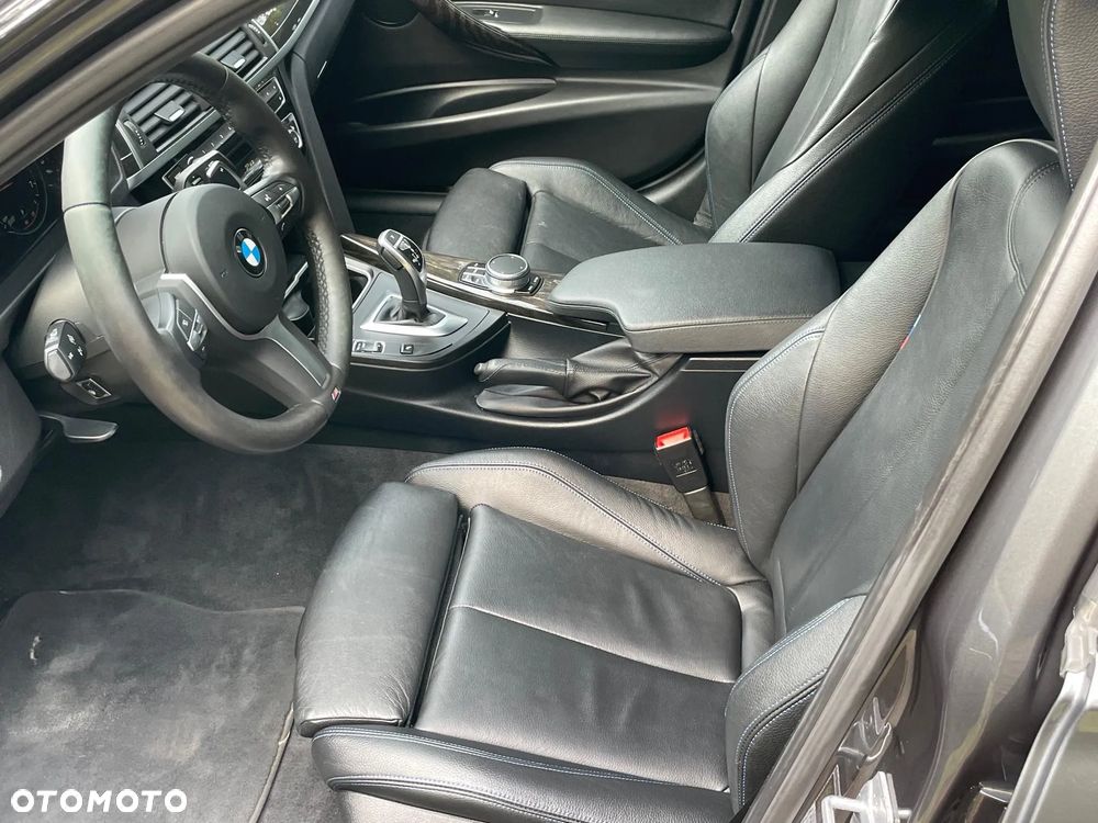 BMW Seria 3 330i xDrive Edition M Sport Shadow - 9