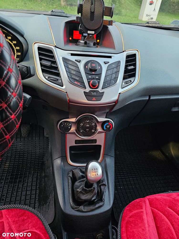 Ford Fiesta - 23