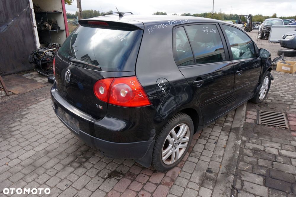 VOLKSWAGEN GOLF V 5D HB 2008 LC9Z 1.4 TSI CAXA 122KM JPG CZARNY na części - 5