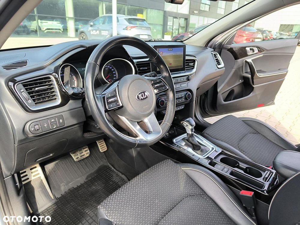 Kia Ceed - 9