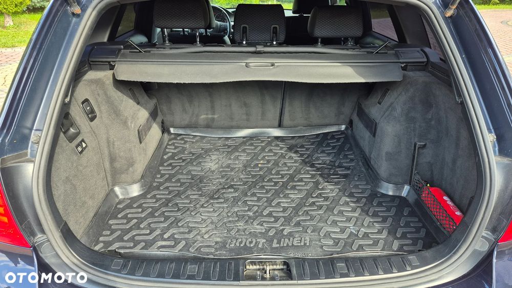 BMW Seria 3 320d xDrive - 16
