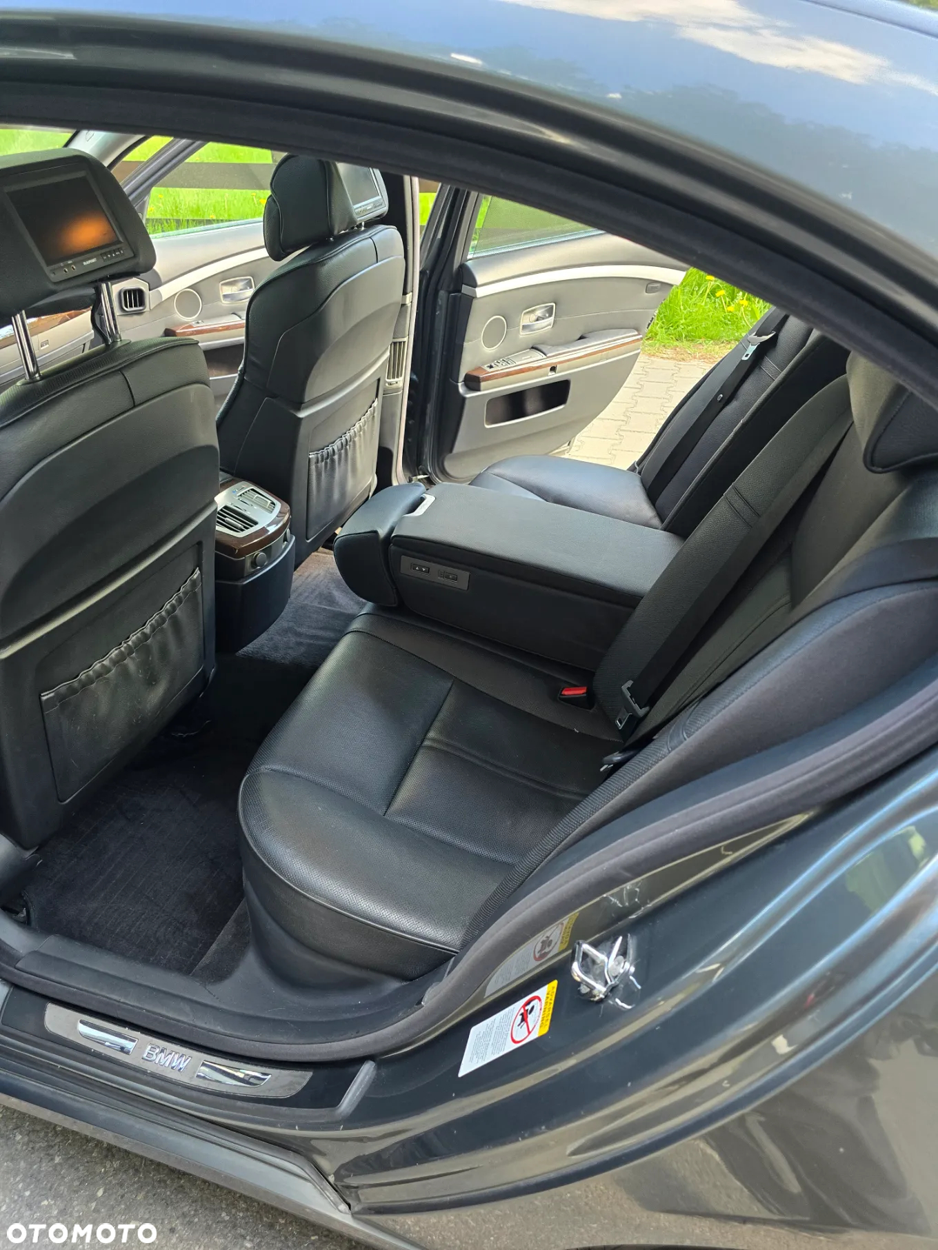 BMW Seria 7 750i - 22