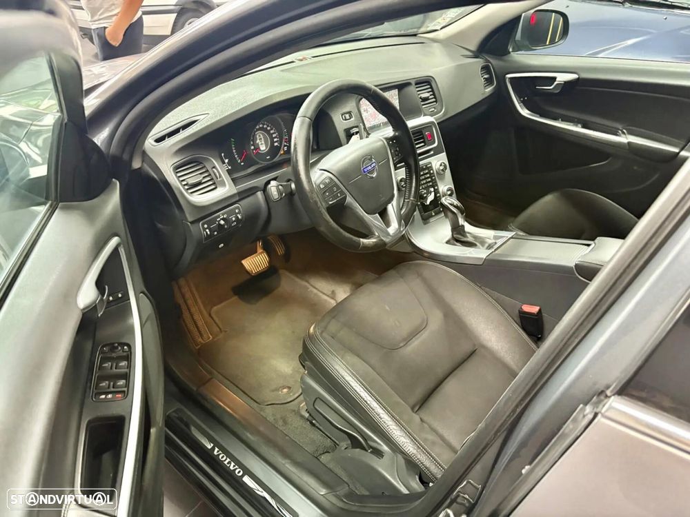 Volvo V60 2.0 D2 Summum Geartronic - 5
