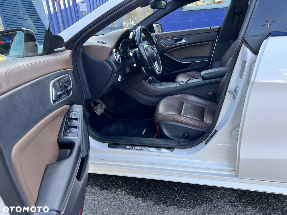 Mercedes-Benz CLA 200 CDI 7G-DCT AMG Line - 8