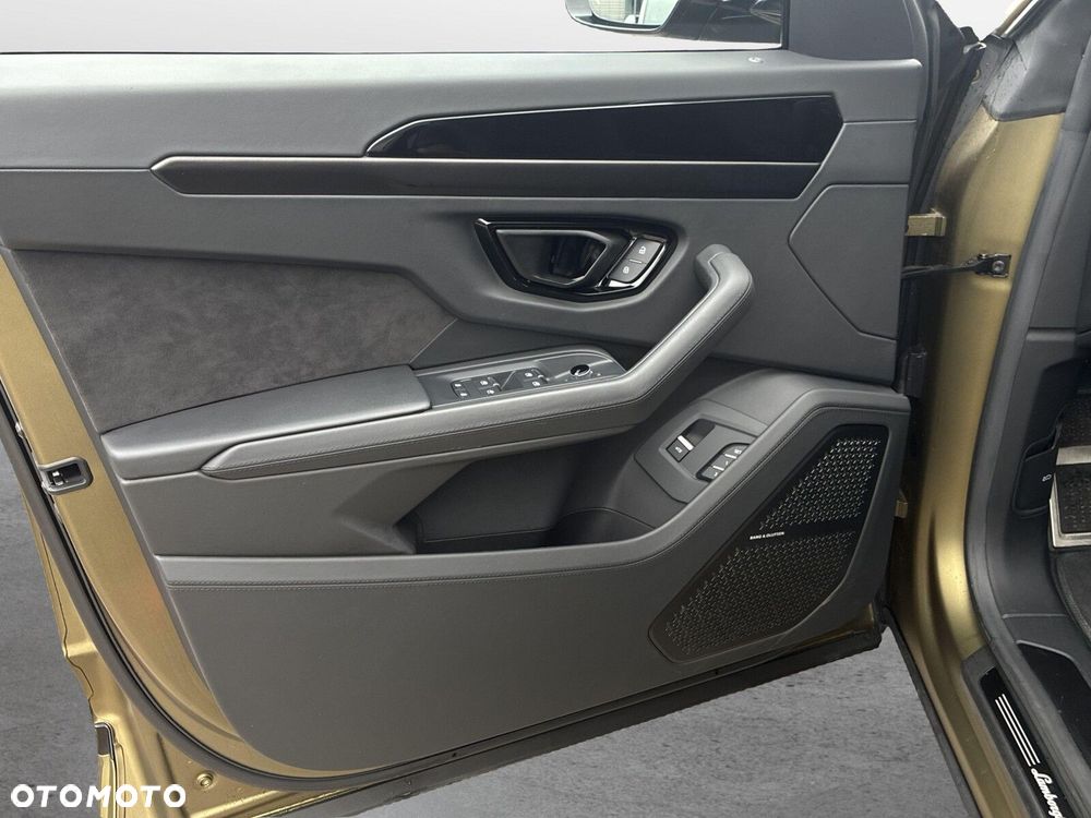 Lamborghini Urus - 8