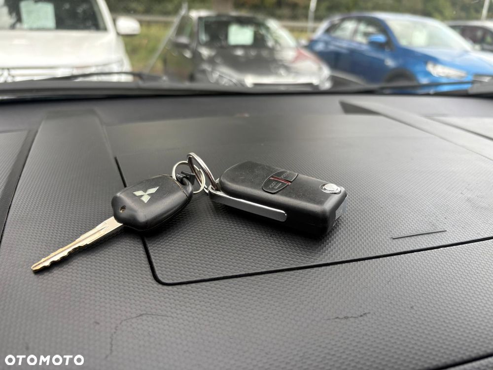 Mitsubishi Outlander 2.4 Invite - 11