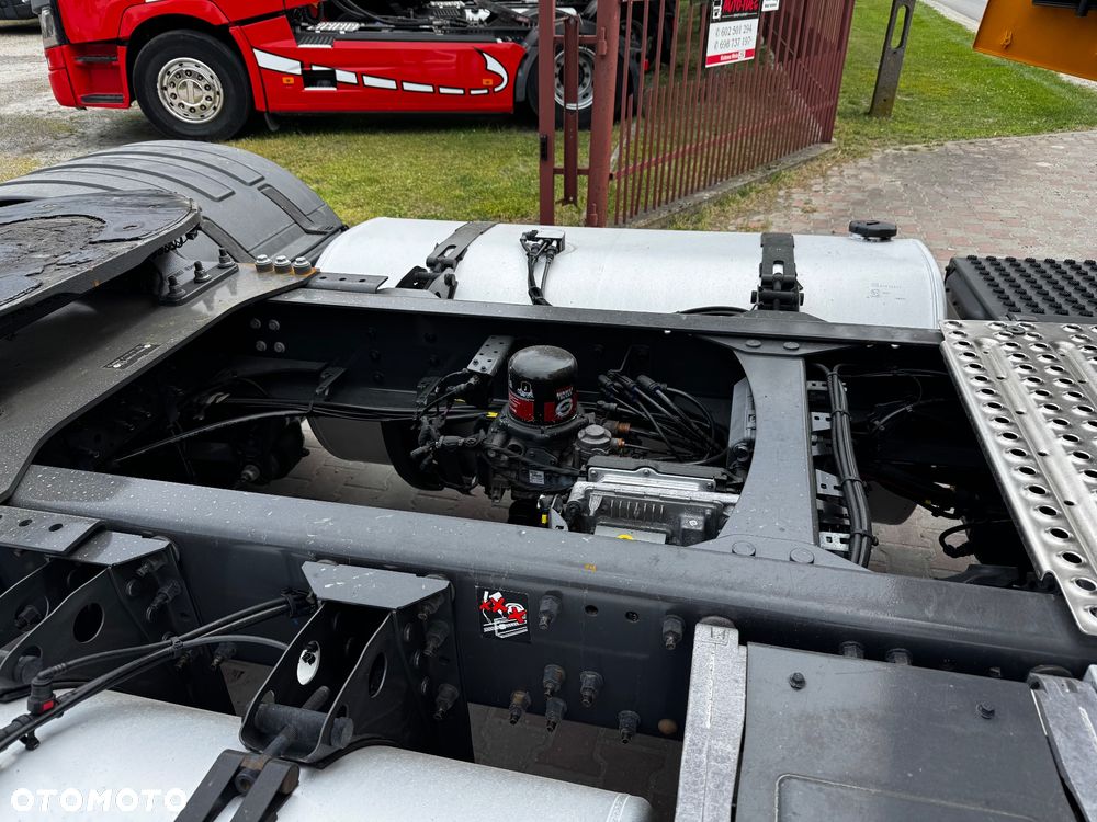 Renault T480 high cab - 6