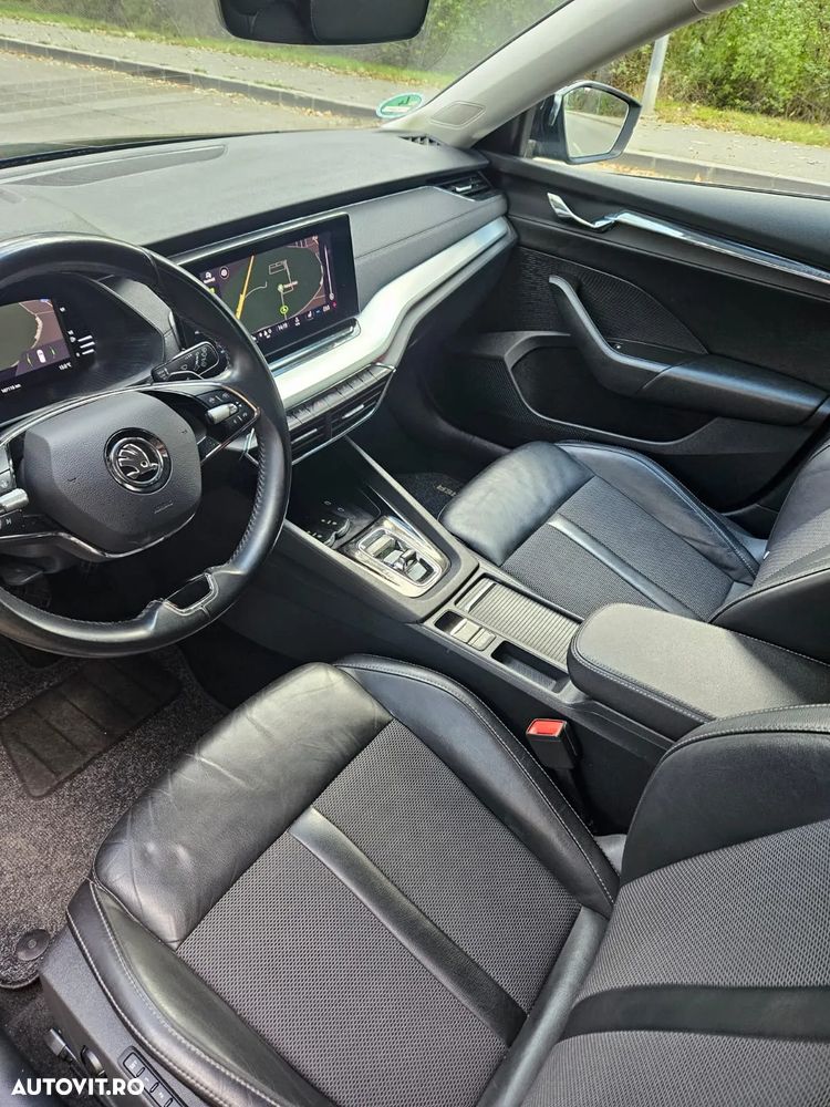 Skoda Octavia Combi 2.0 TDI DSG First Edition - 6