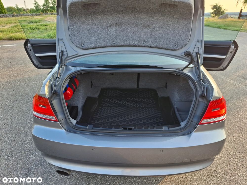 BMW Seria 3 320i - 28