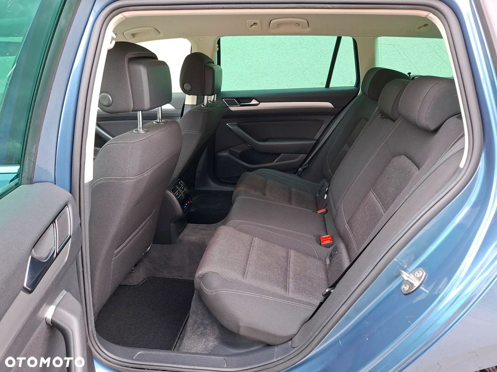 Volkswagen Passat - 24