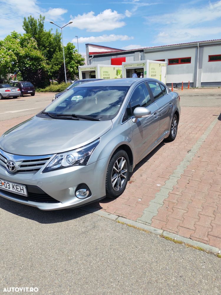 Toyota Avensis 2.0 D-4D Executive - 1