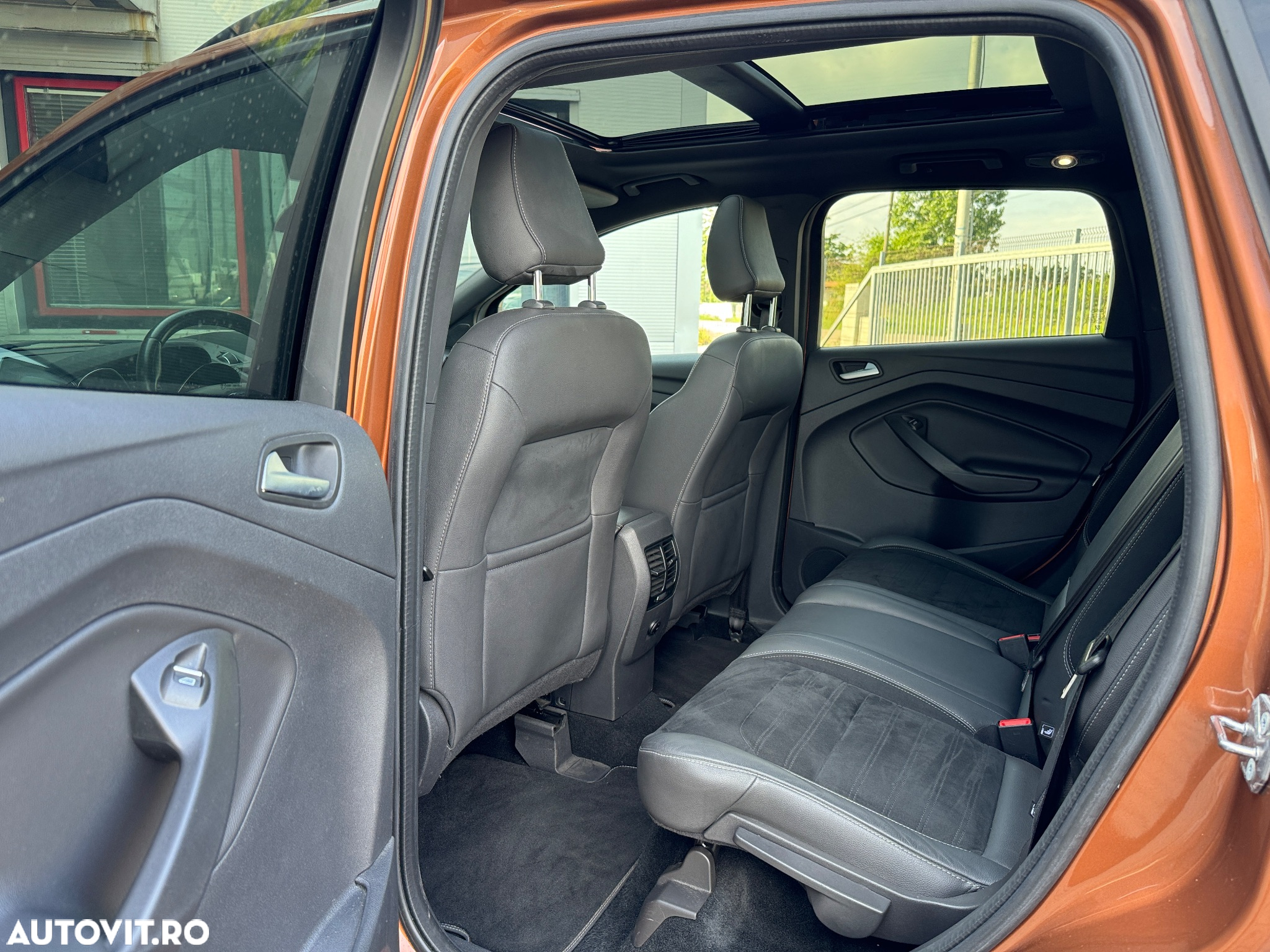 Ford Kuga 2.0 TDCi 4WD Powershift ST-Line - 18