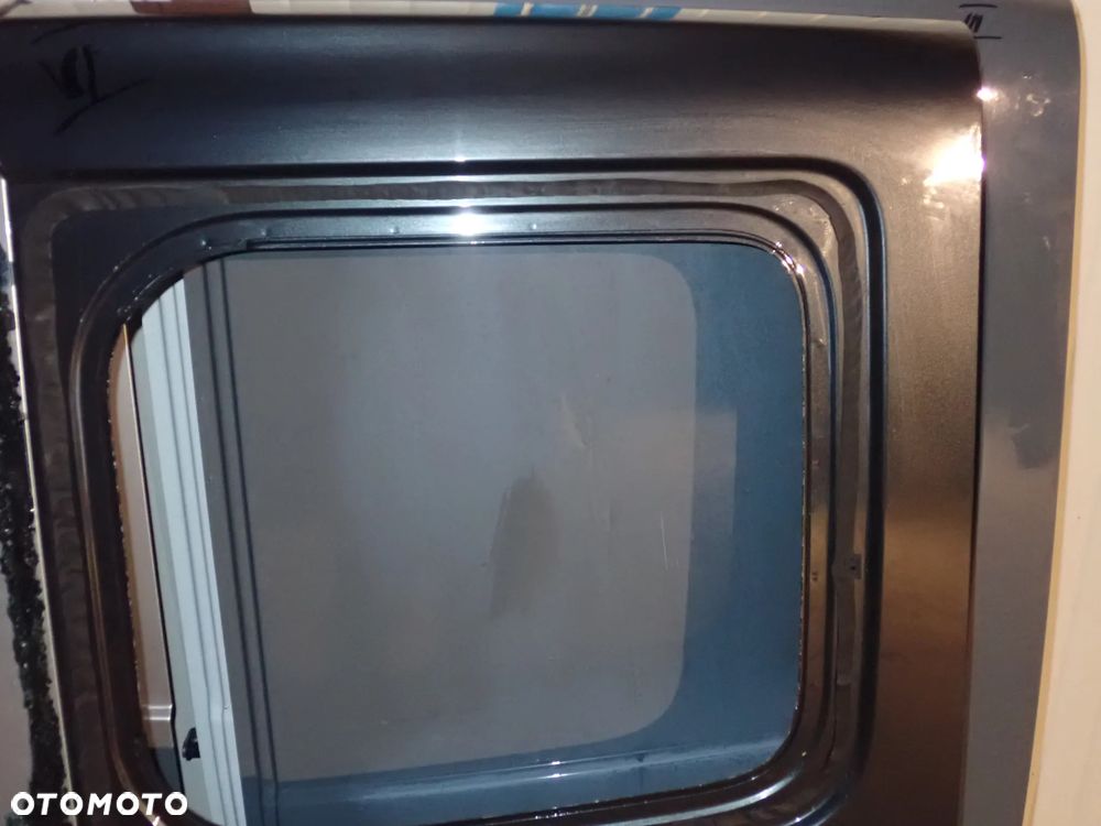 Trafic 3 VivaroB Talento NV300 Drzwi Tylne - 27