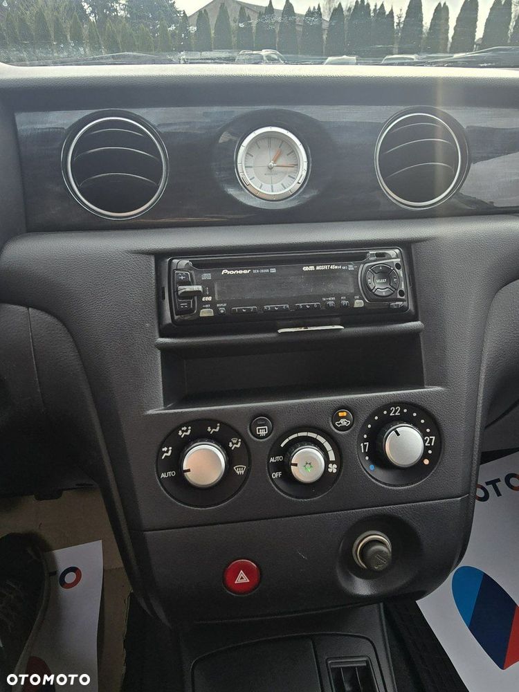 Mitsubishi Outlander - 26