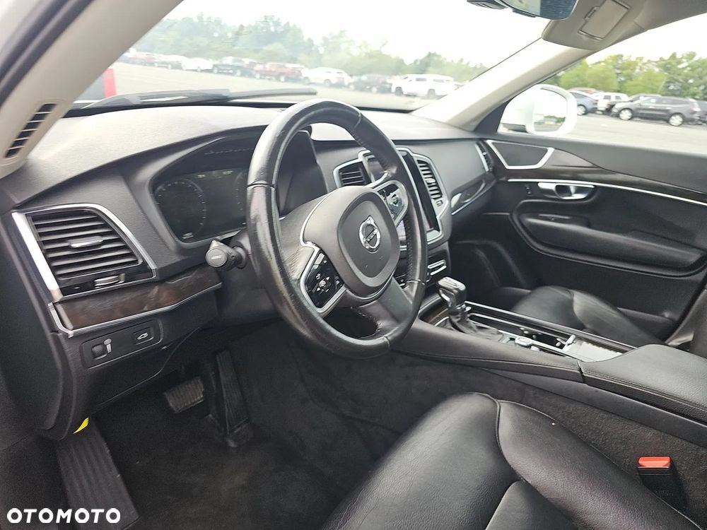 Volvo XC 90 - 7