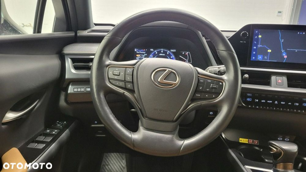 Lexus UX - 13