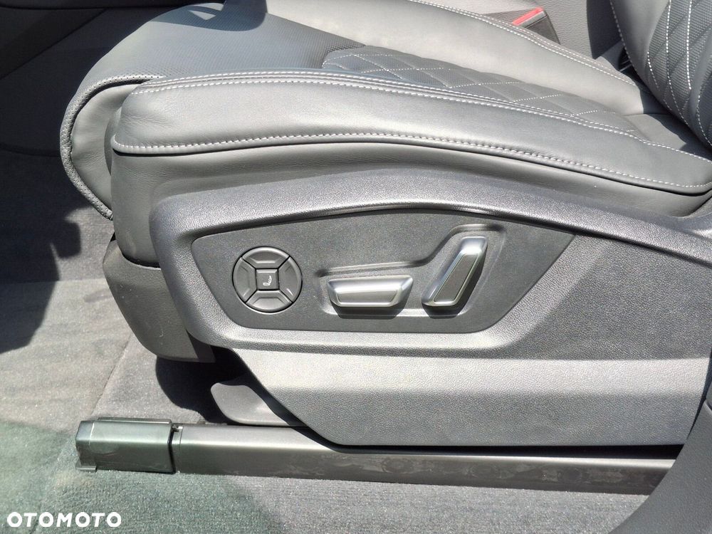 Audi Q8 - 30