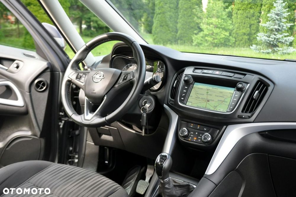 Opel Zafira - 25
