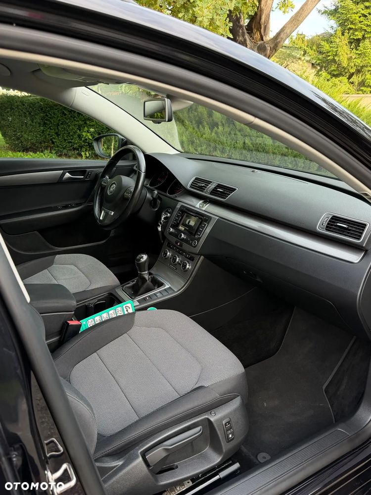 Volkswagen Passat - 23