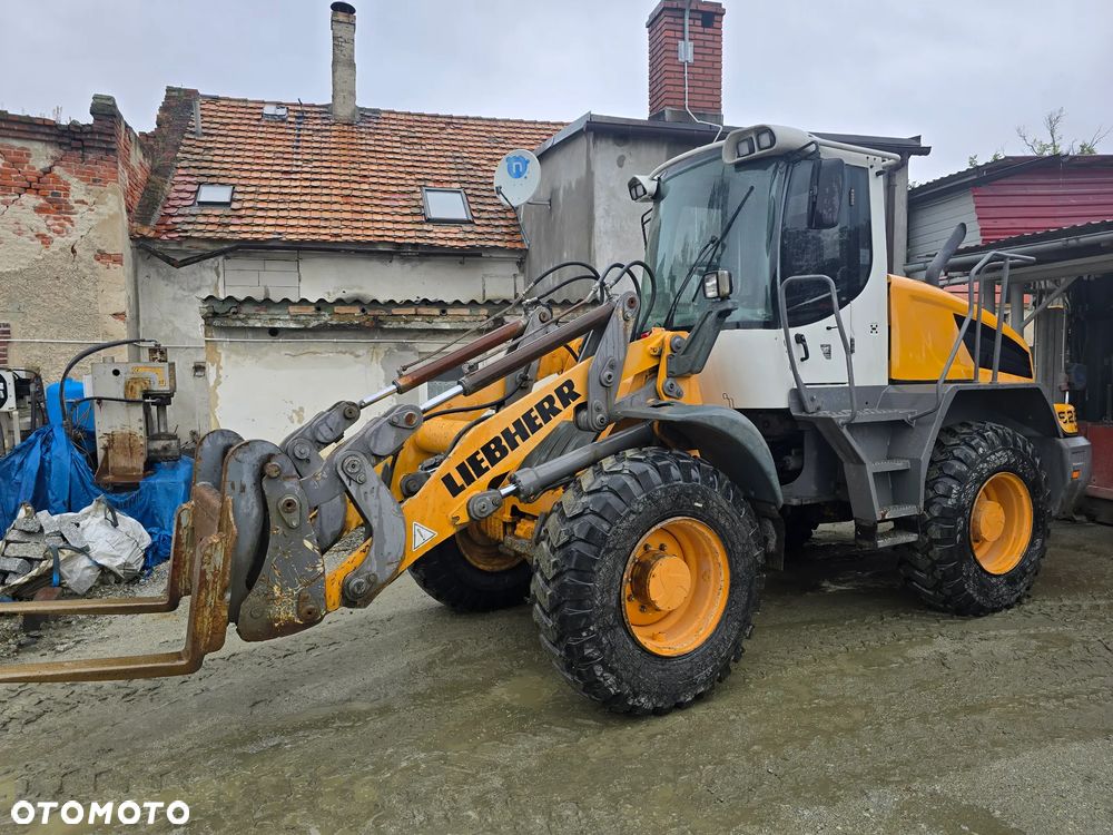Liebherr L528 - 10