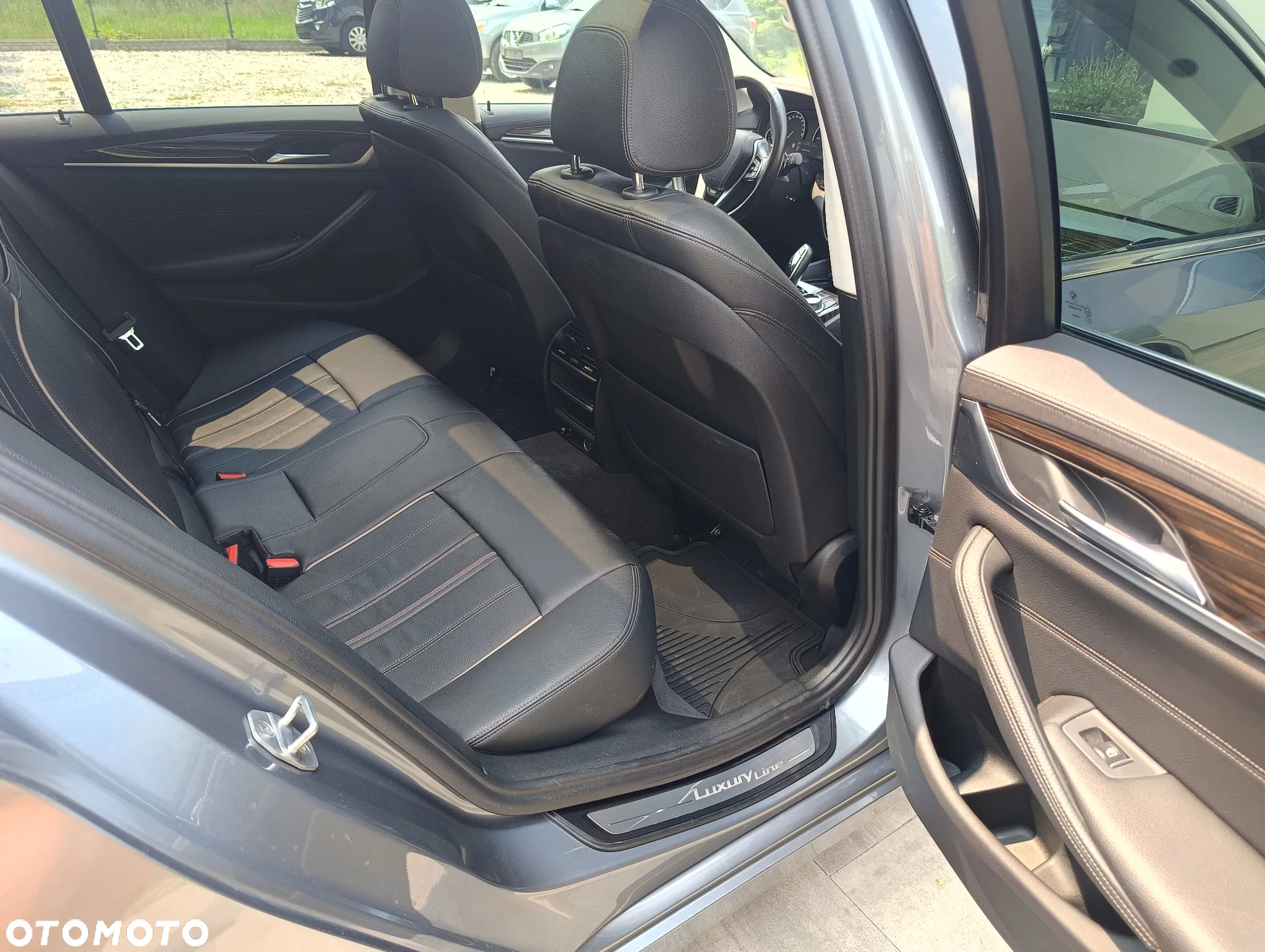 BMW Seria 5 525d Touring Luxury Line - 11