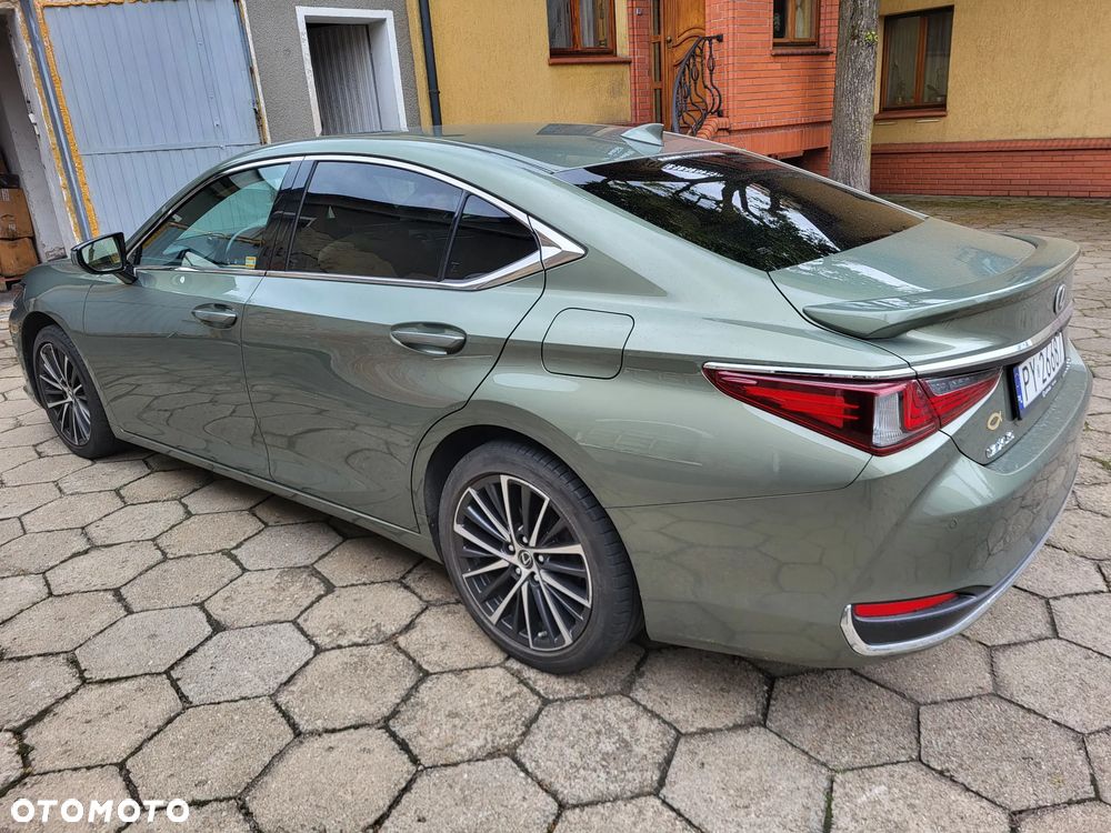 Lexus ES 300h Business Edition - 2