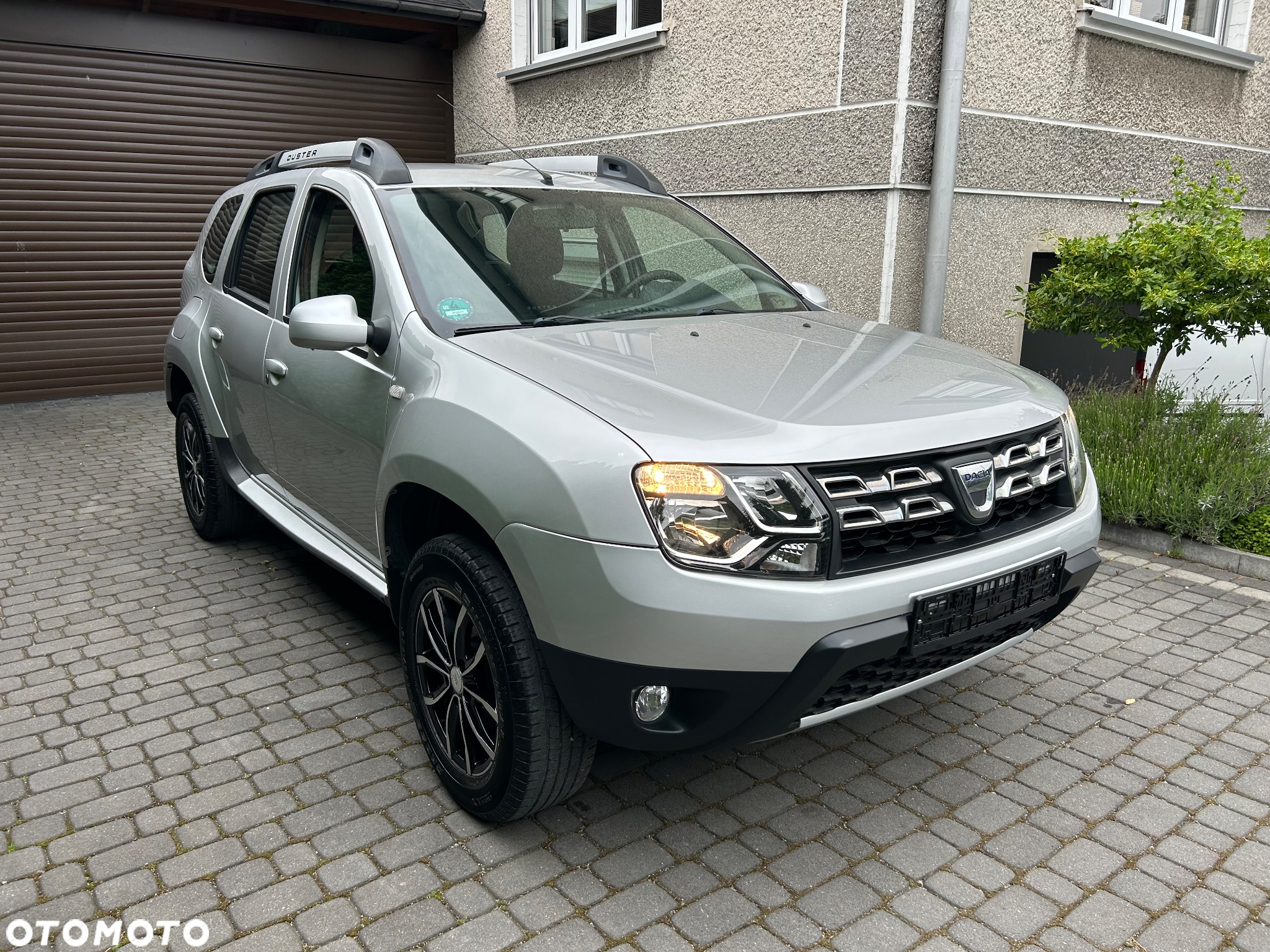 Dacia Duster 1.6 16V 4x2 Prestige - 9