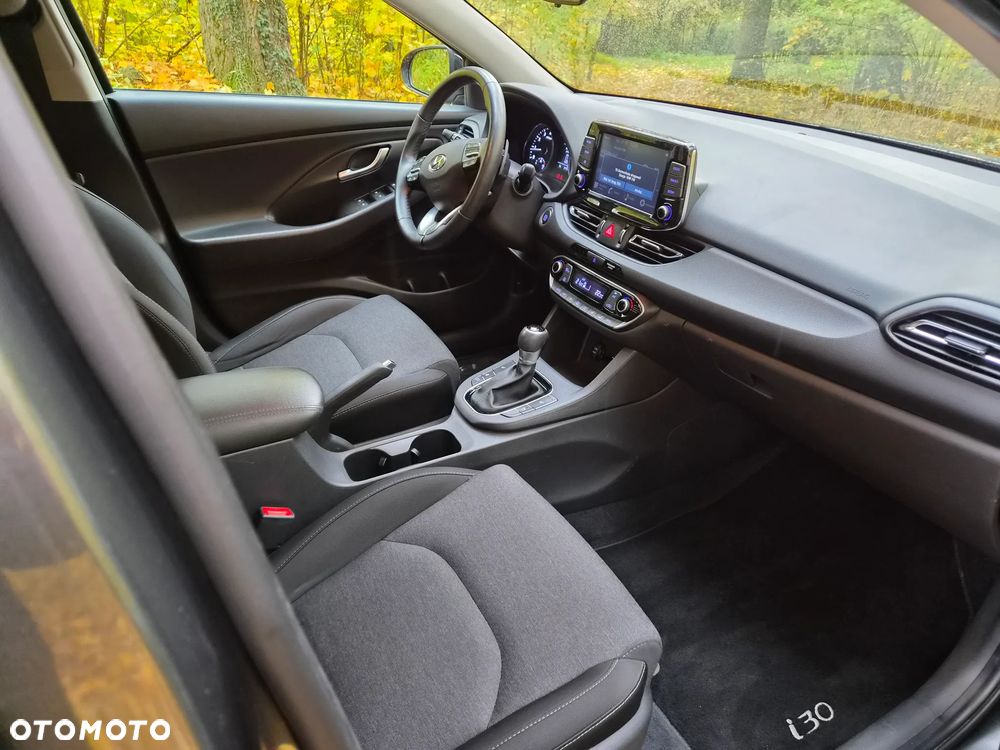 Hyundai i30 1.5 T-GDI 48V Comfort DCT - 29