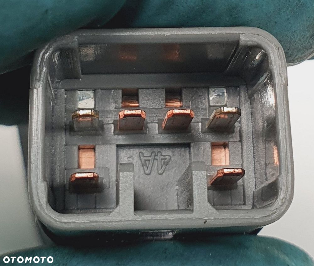 PRZYCISK PODGRZEWANIA FOTELA HYUNDAI GENESIS COUPE - 3