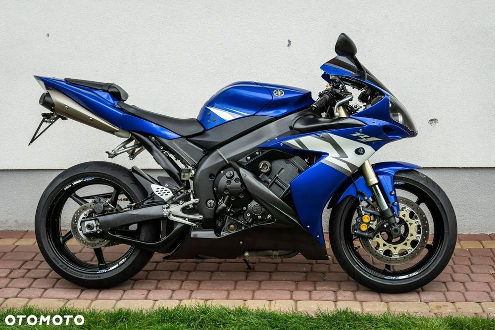 Yamaha R1 - 3