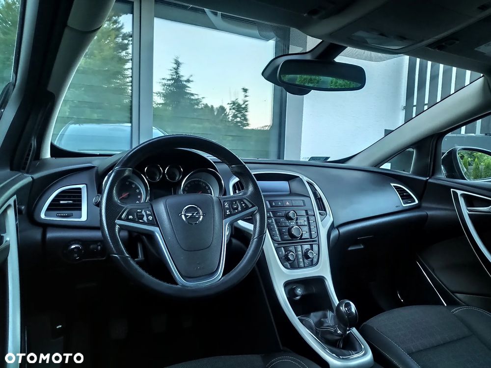 Opel Astra 1.4 Turbo - 11