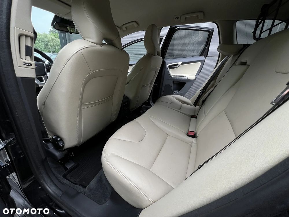 Volvo XC 60 D3 Geartronic Momentum - 21