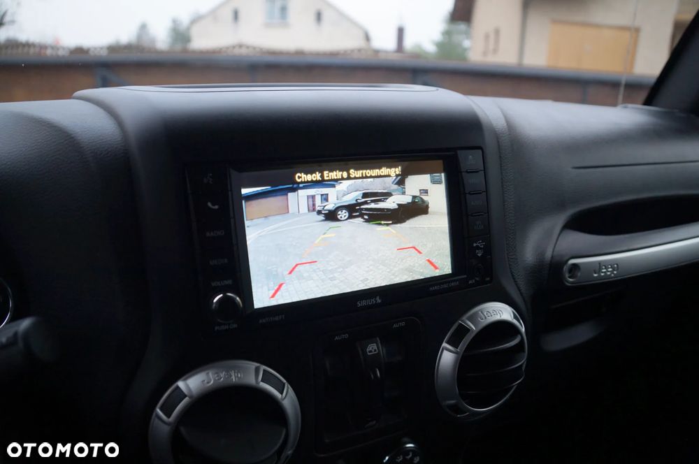 Jeep Wrangler 3.6 Unlim Sahara - 36