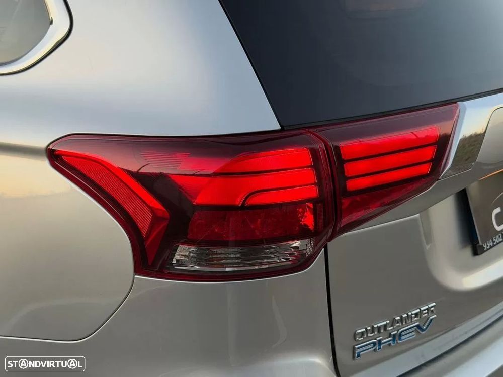 Mitsubishi Outlander 2.4 Instyle - 9