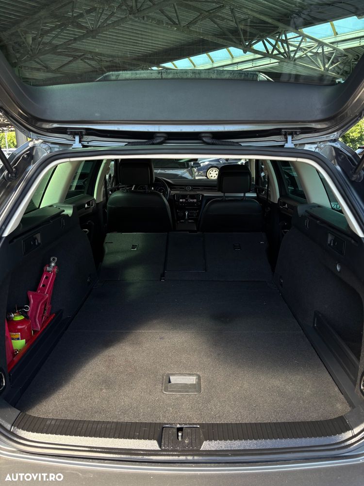 Volkswagen Passat 1.6 TDI SCR DSG Business - 28