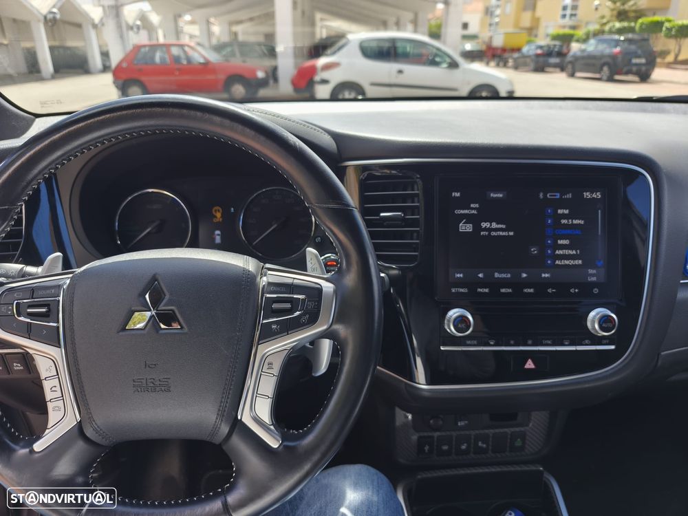 Mitsubishi Outlander - 14