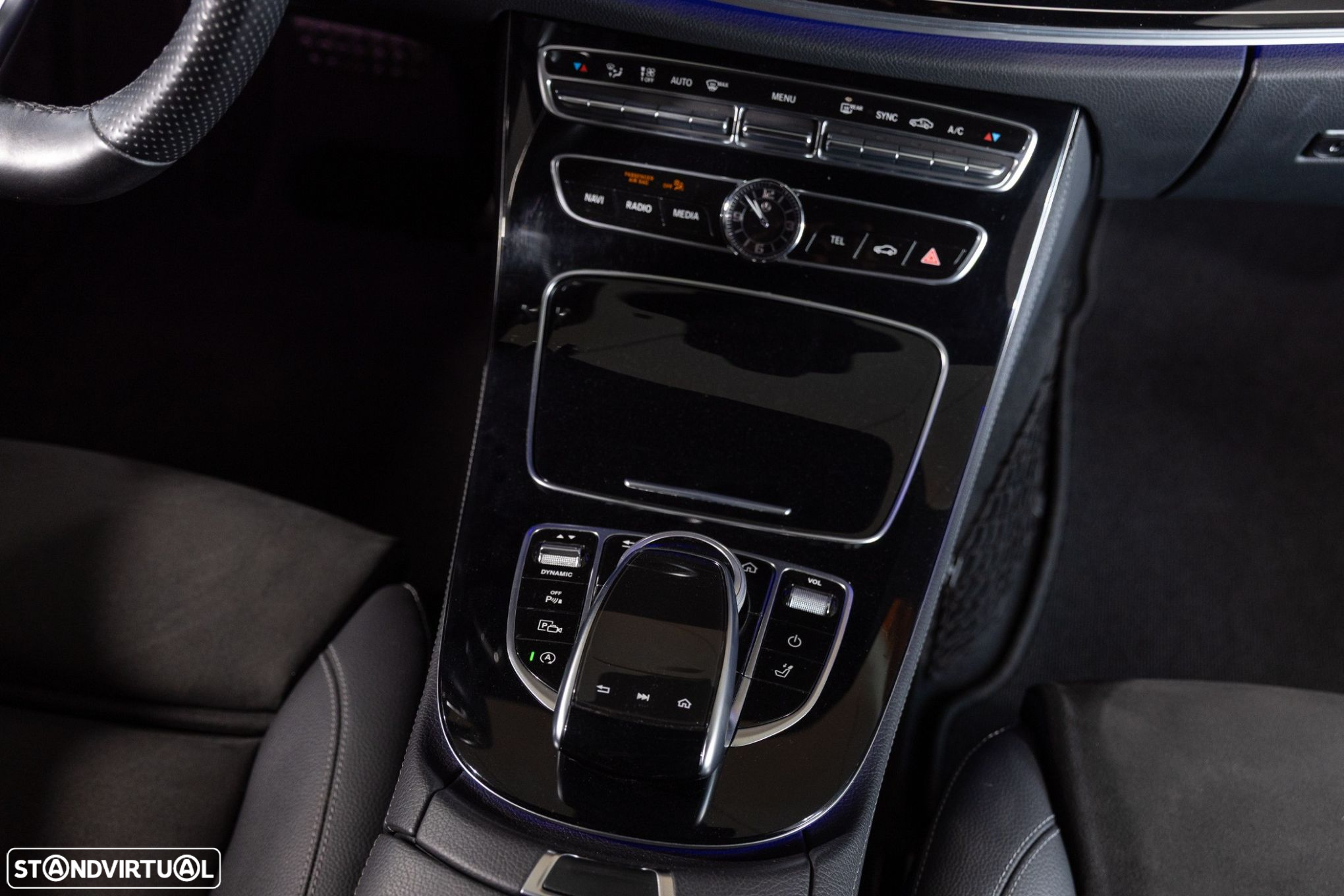 Mercedes-Benz E 220 d AMG Line - 23