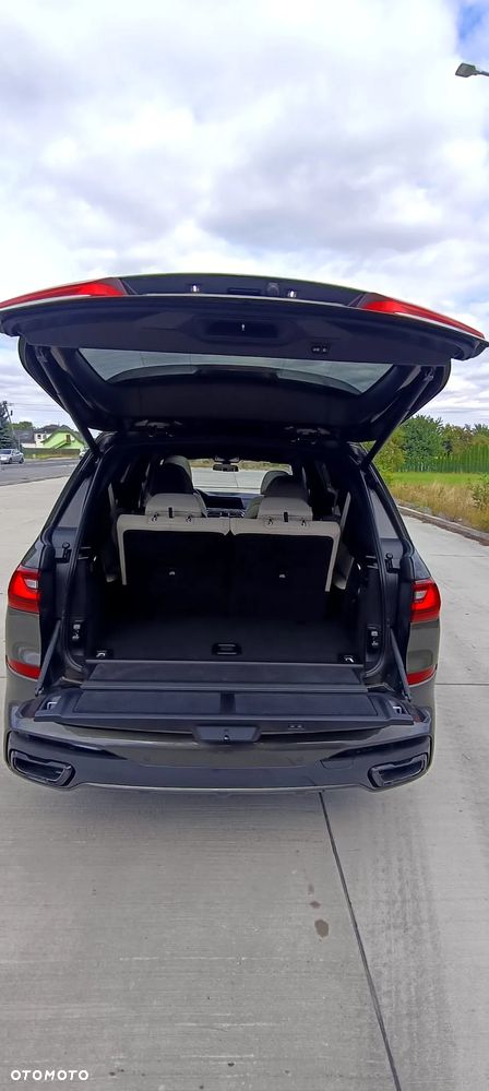 BMW X7 M50i sport - 11