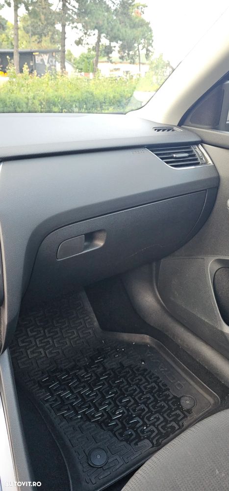 Skoda Octavia 1.6 TDI AMBITION - 10