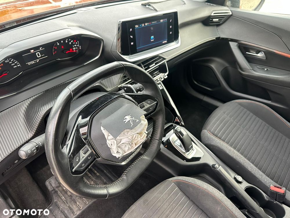 Peugeot 2008 PureTech 130 EAT8 Allure - 9